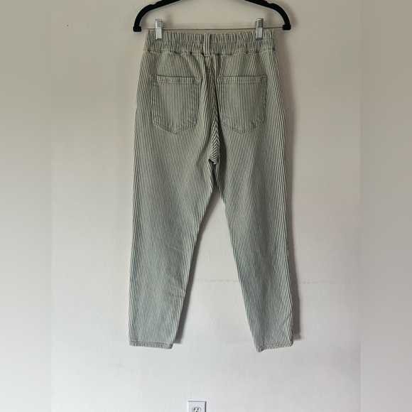 Kancan High Rise Blue & White Railroad Striped Stretch Tapered Mom Jeans Size 26 - Picture 4 of 9